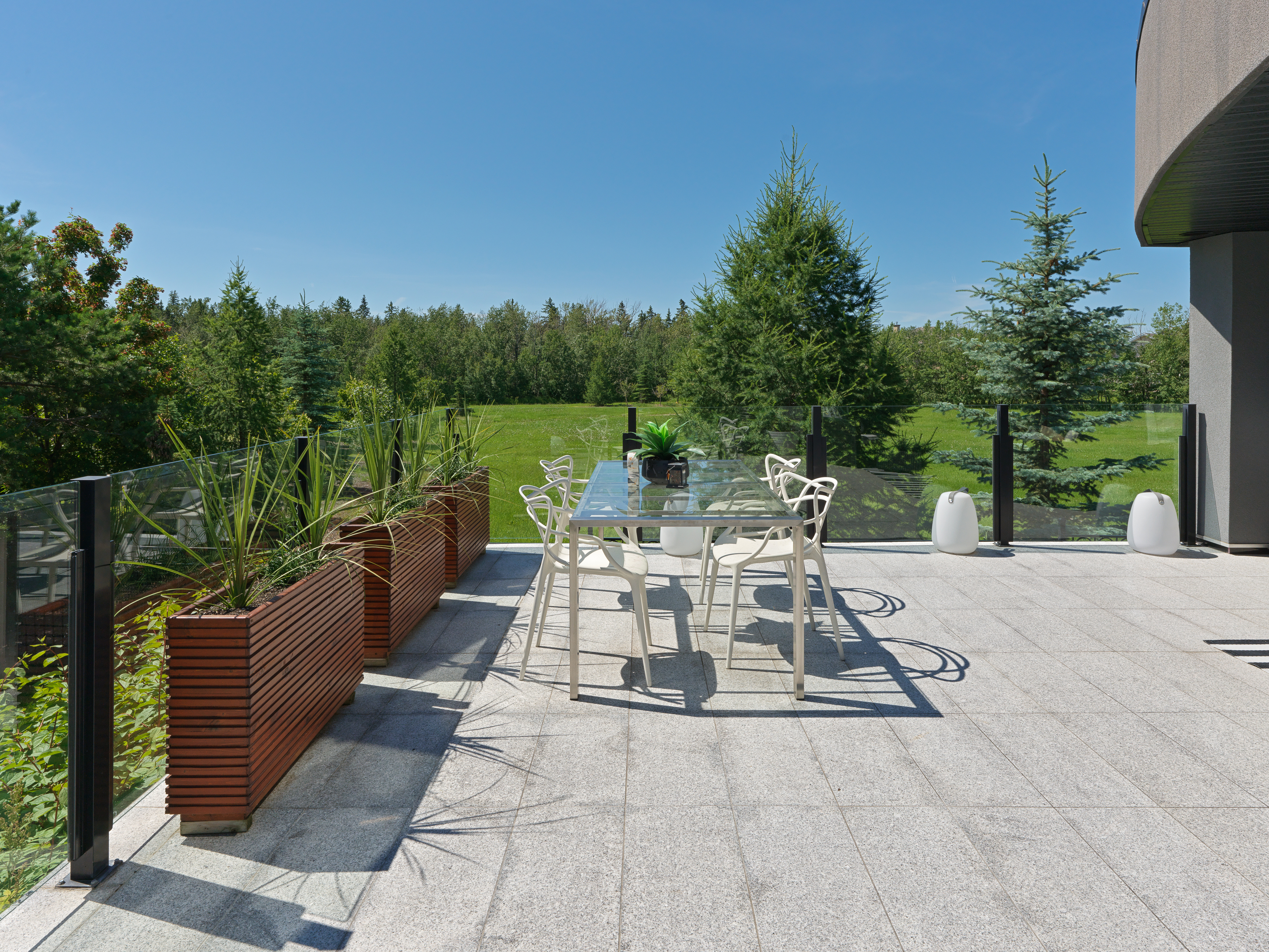 Deck of 703 Dalhousie Way in Donsdale home for sale by Holland and Associates Real Estate in Edmonton.